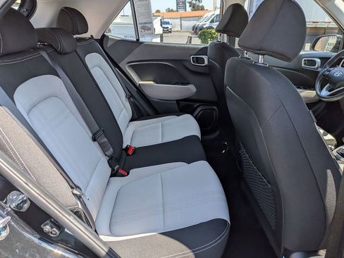 Used 2025 Hyundai Venue SEL FWD image 30