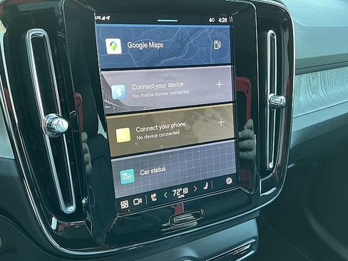 Certified 2025 Volvo XC40 B5 Plus image 25