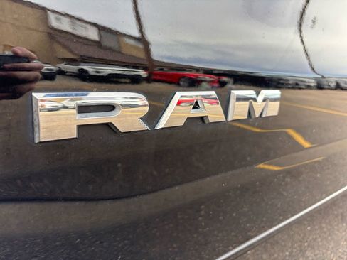 Used 2024 RAM 1500 Laramie image 41