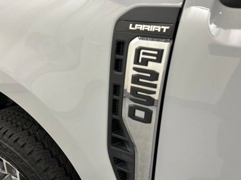 Used 2025 Ford F250 Lariat AWD/4WD image 27
