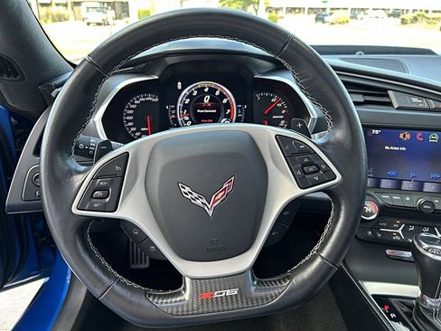 Used 2015 Chevrolet Corvette Z06 w/ 3LZ Preferred Equipment Group image 6