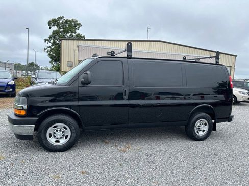 Used 2017 Chevrolet Express 2500 image 1