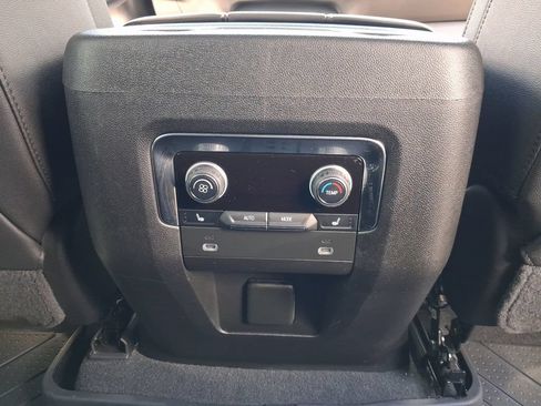 Used 2022 Chevrolet Tahoe LT w/ Luxury Package AWD/4WD image 22