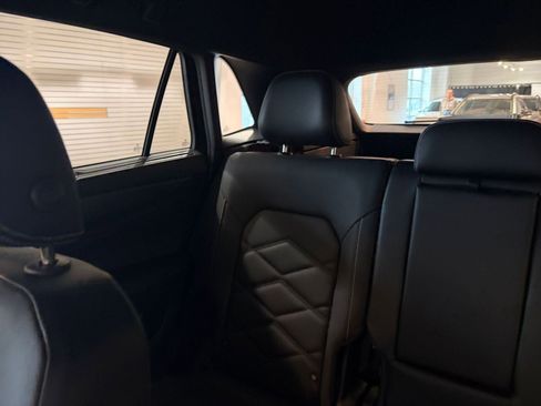 Used 2025 Volkswagen Atlas Cross Sport SE image 39