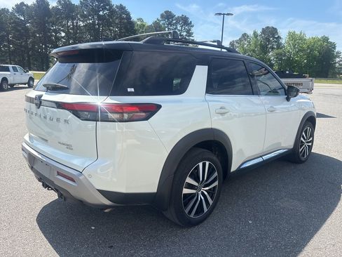 Used 2023 Nissan Pathfinder Platinum w/ Cargo Package image 8