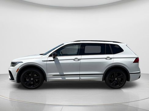 Used 2023 Volkswagen Tiguan SE R-Line FWD image 9
