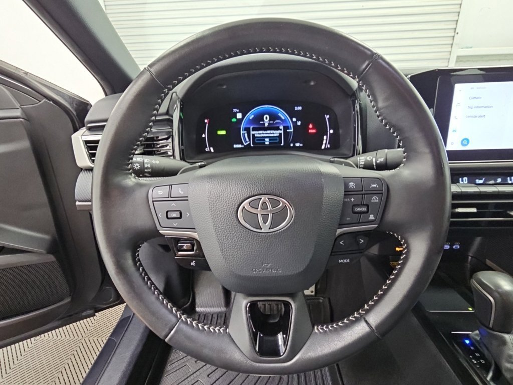 Used 2025 Toyota Camry SE FWD image 26