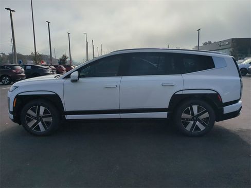 New 2026 Hyundai Ioniq 9 SEL image 8