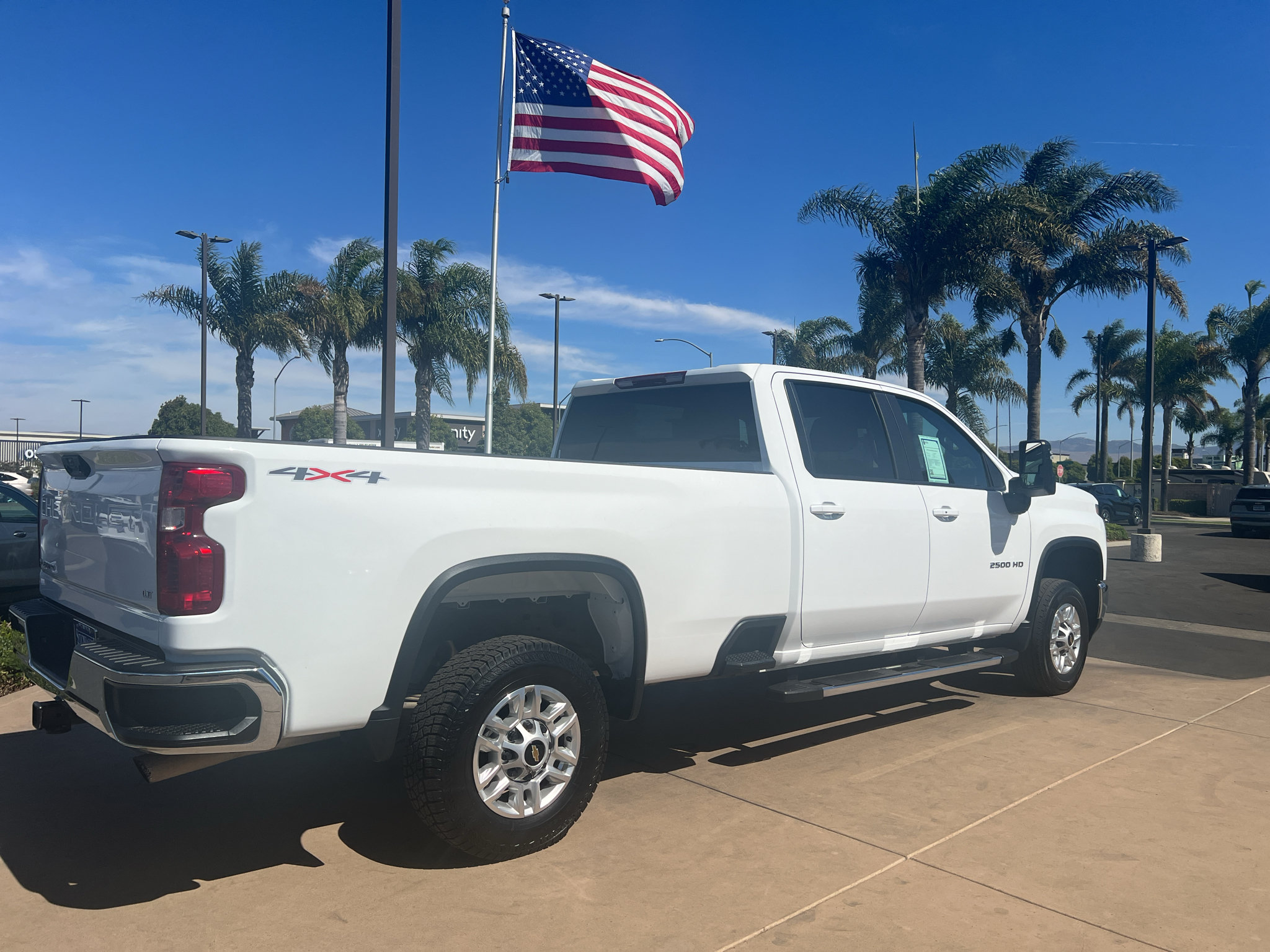 Used 2025 Chevrolet Silverado 2500 LT w/ Convenience Package AWD/4WD image 5