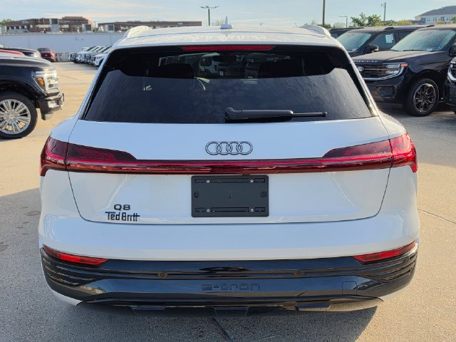 Used 2024 Audi Q8 e-tron Premium Plus AWD/4WD image 6