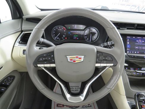Used 2020 Cadillac XT6 Premium Luxury image 13