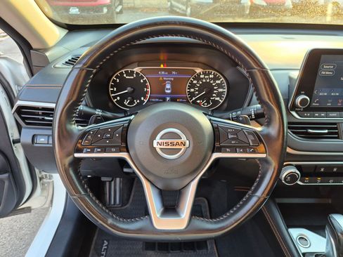 Used 2020 Nissan Altima 2.5 SR FWD image 17