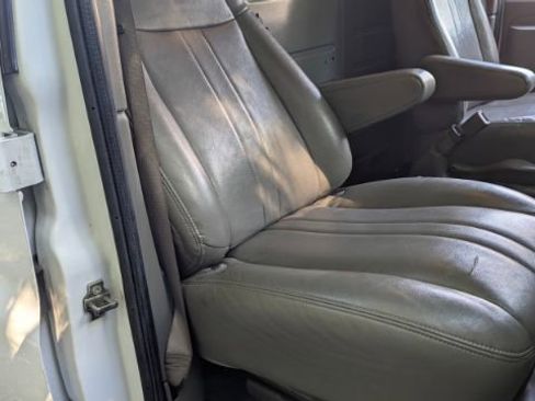 Used 2022 Chevrolet Express 2500 RWD 2500 Regular Wheelbase WT w/ Driver Convenience Package image 17