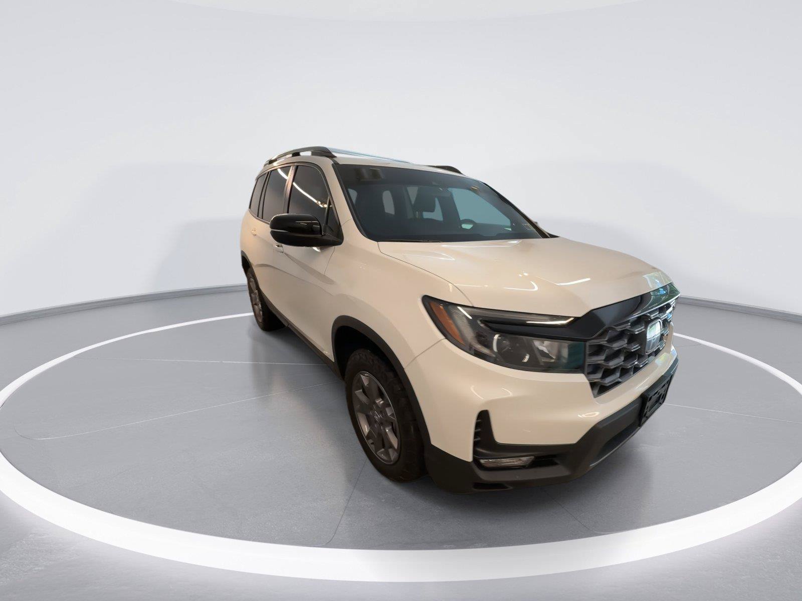 Used 2024 Honda Passport TrailSport image 2