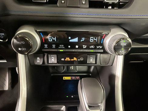 Used 2024 Toyota RAV4 XSE w/ Advanced Technology Package AWD/4WD image 27