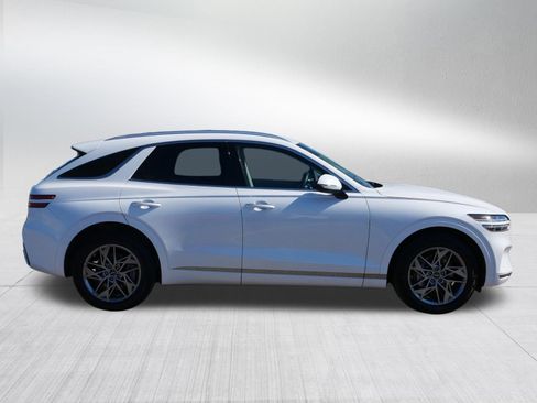 Used 2025 Genesis GV70 2.5T AWD/4WD image 8