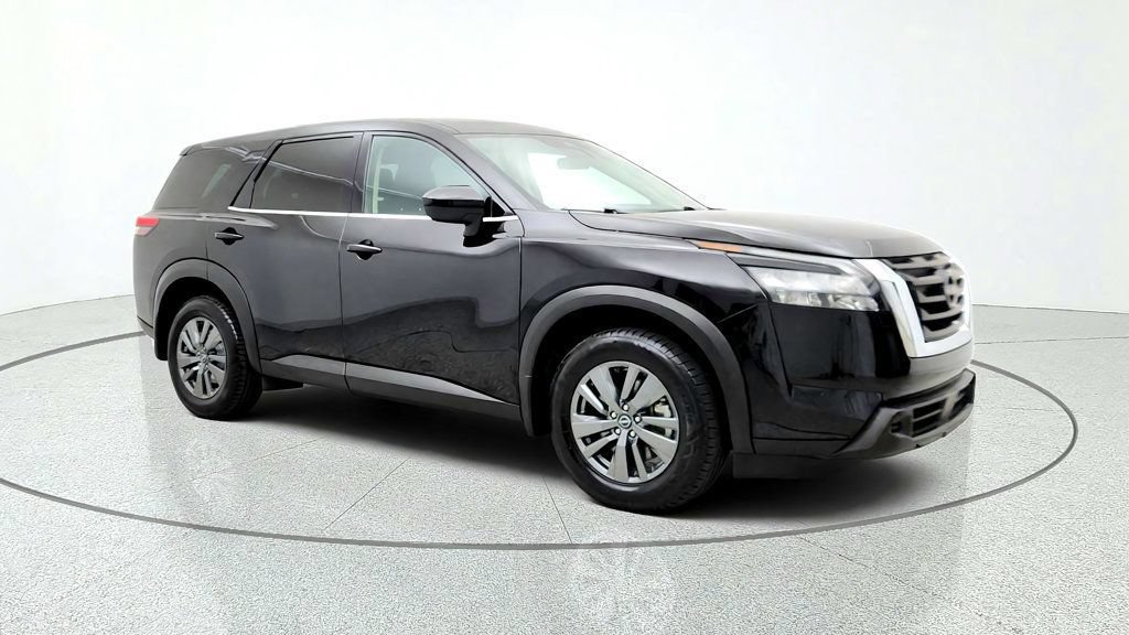 Used 2024 Nissan Pathfinder S AWD/4WD image 3