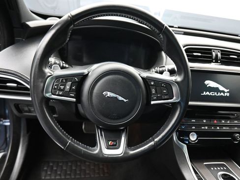 Used 2019 Jaguar XE S image 15