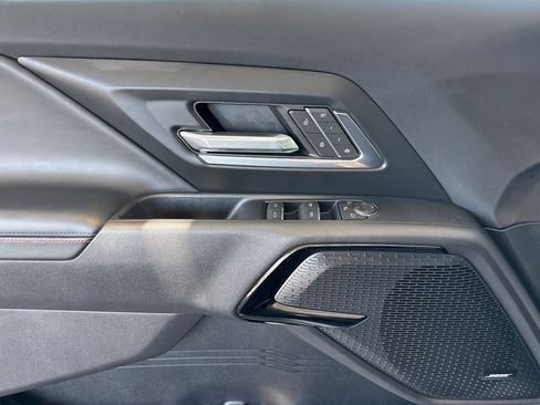 Used 2025 Chevrolet Silverado EV RST AWD/4WD image 17