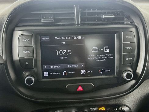 Used 2025 Kia Soul LX w/ LX Technology Package FWD image 21