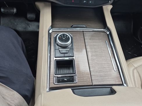 Certified 2023 Ford Expedition Limited image 32