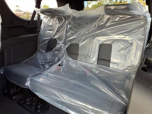 New 2026 Chevrolet Suburban High Country image 10