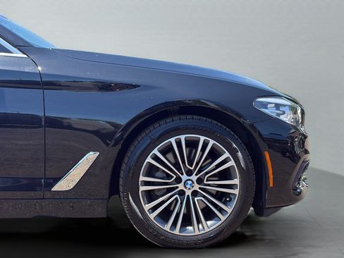 Used 2018 BMW 530i xDrive AWD/4WD image 29