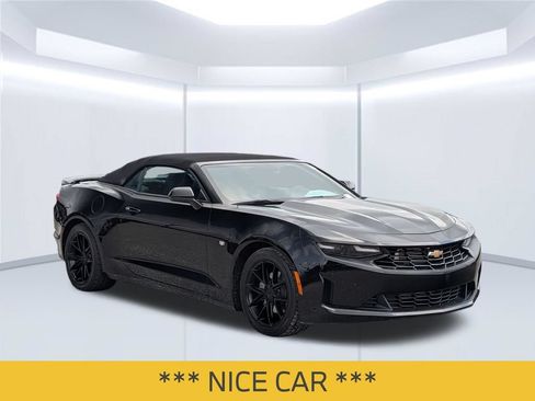 Used 2023 Chevrolet Camaro LT RWD image 9