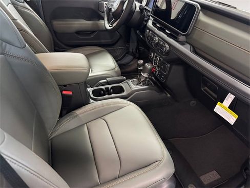 New 2026 Jeep Gladiator Mojave image 4