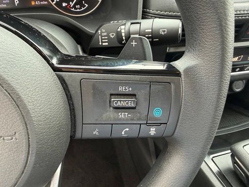 Used 2023 Nissan Rogue SV AWD/4WD image 23