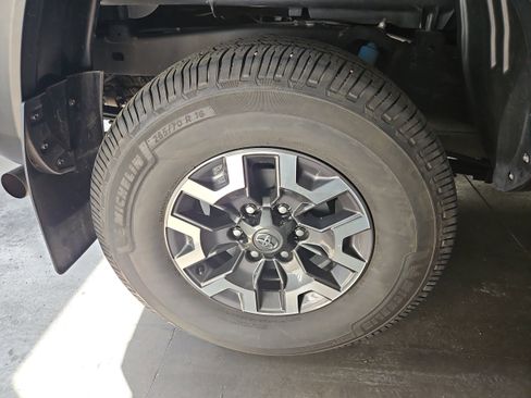 Used 2021 Toyota Tacoma TRD Off-Road w/ TRD Premium Off Road Package image 24