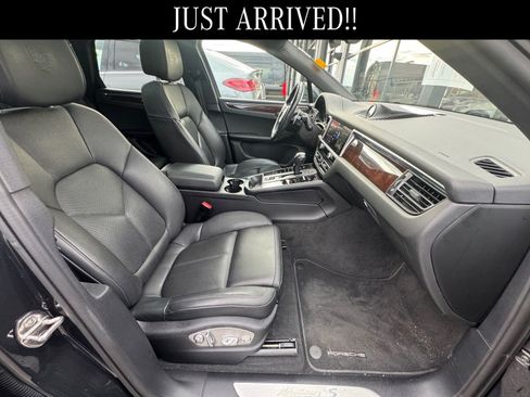 Used 2023 Porsche Macan S image 9