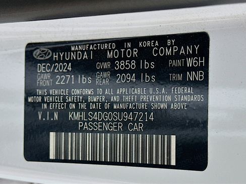 Used 2025 Hyundai Elantra SEL image 12