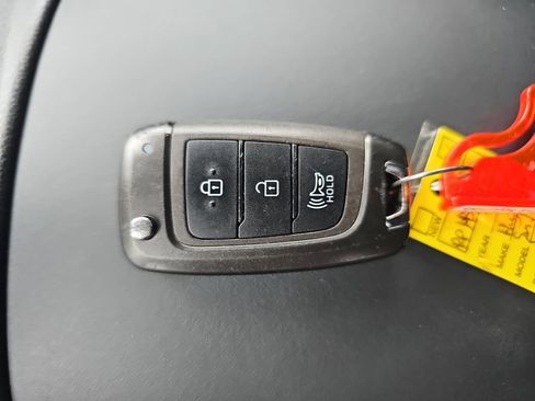 Used 2023 Hyundai Santa Fe SE AWD/4WD image 33