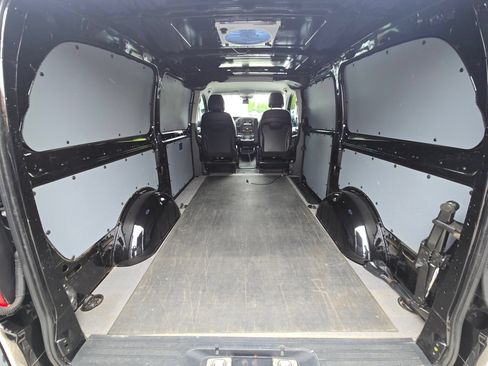 Used 2017 Mercedes-Benz Metris image 18