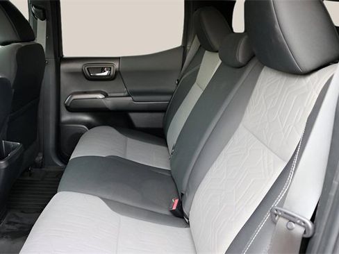 Used 2023 Toyota Tacoma TRD Off-Road image 14