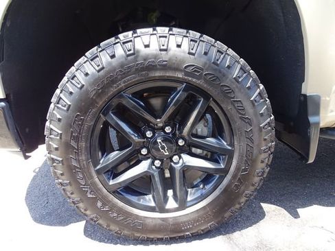 Used 2022 Chevrolet Silverado 1500 Custom Trail Boss AWD/4WD image 7
