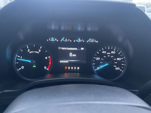 Used 2022 Ford F250 XLT w/ FX4 Off-Road Package image 19