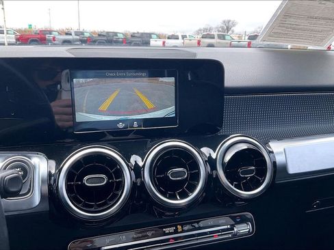 Used 2020 Mercedes-Benz GLB 250 4MATIC image 17