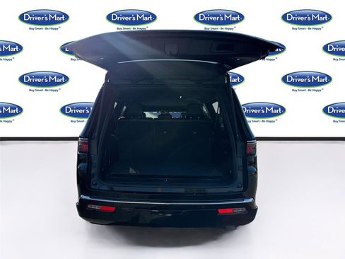 Used 2024 Jeep Wagoneer L Series II image 27