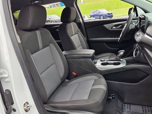 Used 2025 Chevrolet Blazer LT FWD image 15