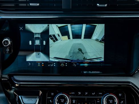 Used 2024 GMC Sierra 2500 AT4 w/ AT4 Premium Plus Package image 25