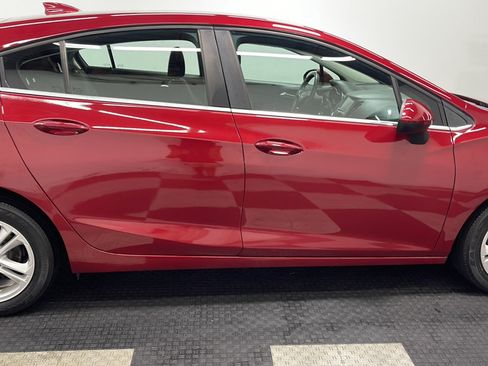 Used 2018 Chevrolet Cruze LT FWD image 20