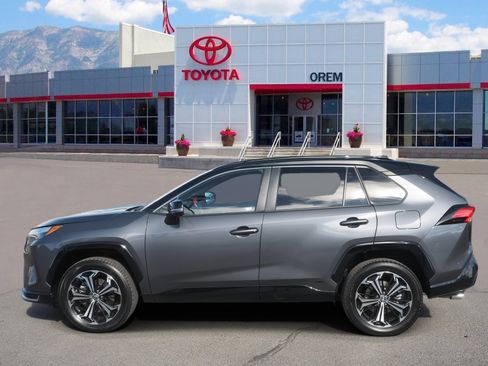 Used 2025 Toyota RAV4 XSE image 4