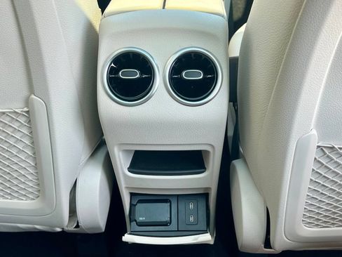 Certified 2025 Mercedes-Benz GLB 250 4MATIC image 31