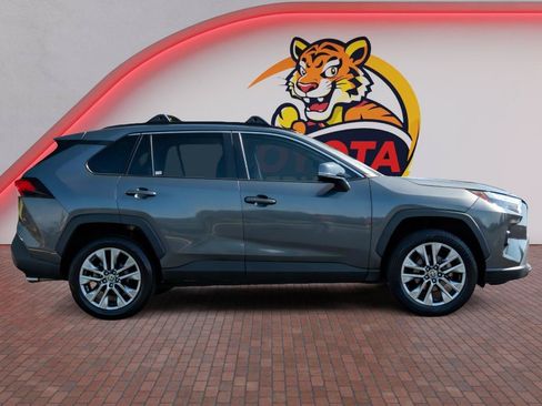 Used 2023 Toyota RAV4 XLE Premium FWD image 4