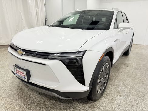 Used 2024 Chevrolet Blazer EV LT image 3