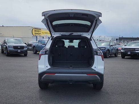 Used 2025 Chevrolet Equinox LT w/ Convenience Package II AWD/4WD image 18