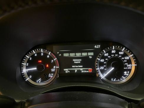 Used 2025 Toyota Highlander LE FWD image 42