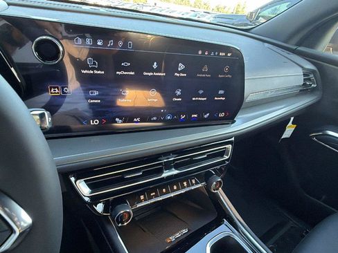 New 2027 Chevrolet Traverse LT w/ Midnight/Sport Edition FWD image 26